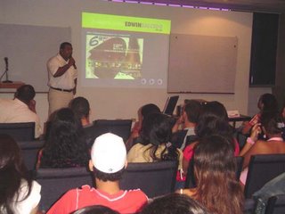 CHARLA UNIVERSIDADES